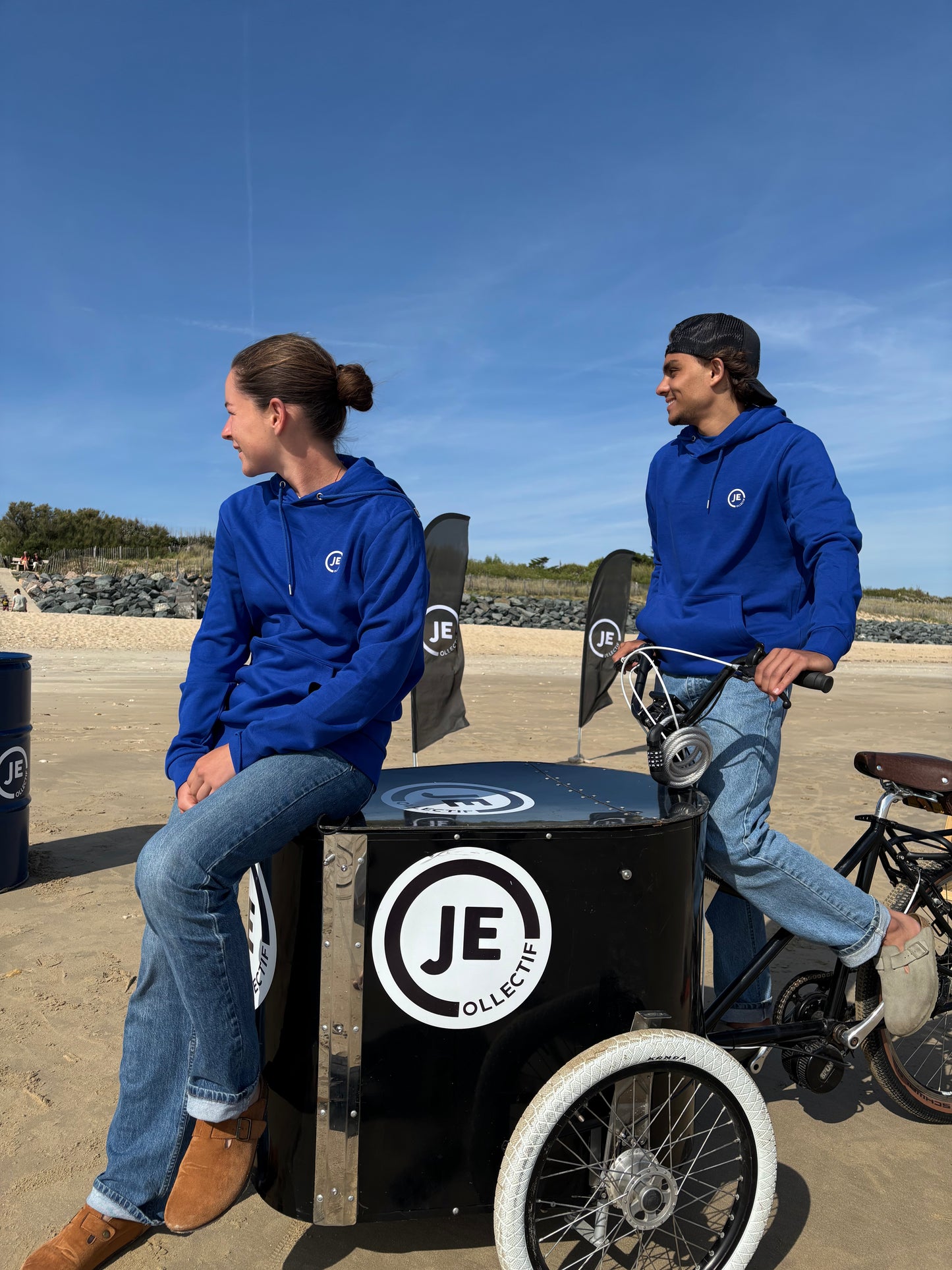 Hoodie Bleu Électrique