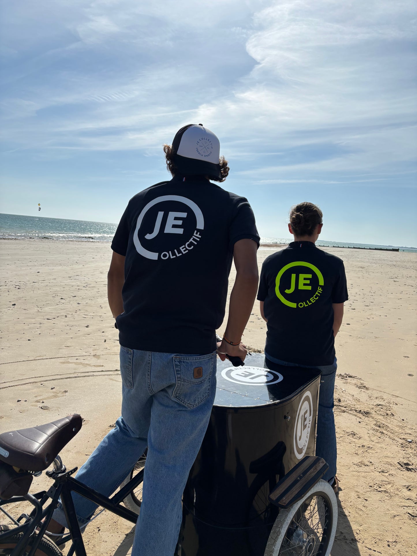 Polo Bleu Logo Jaune